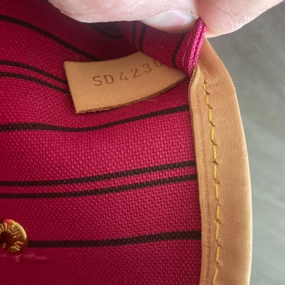 Authentic Louis Vuitton Neverfull MM monogram with pink interior - Picture 6 of 15